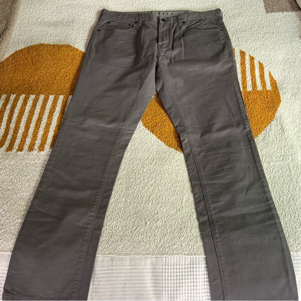 Size 36 Vissla pants